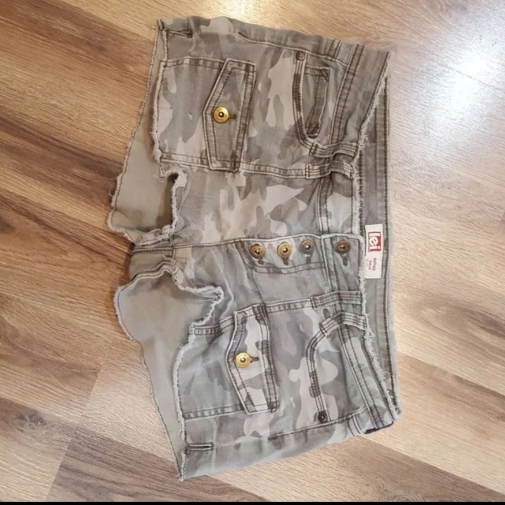 LEI Camo Shorts
